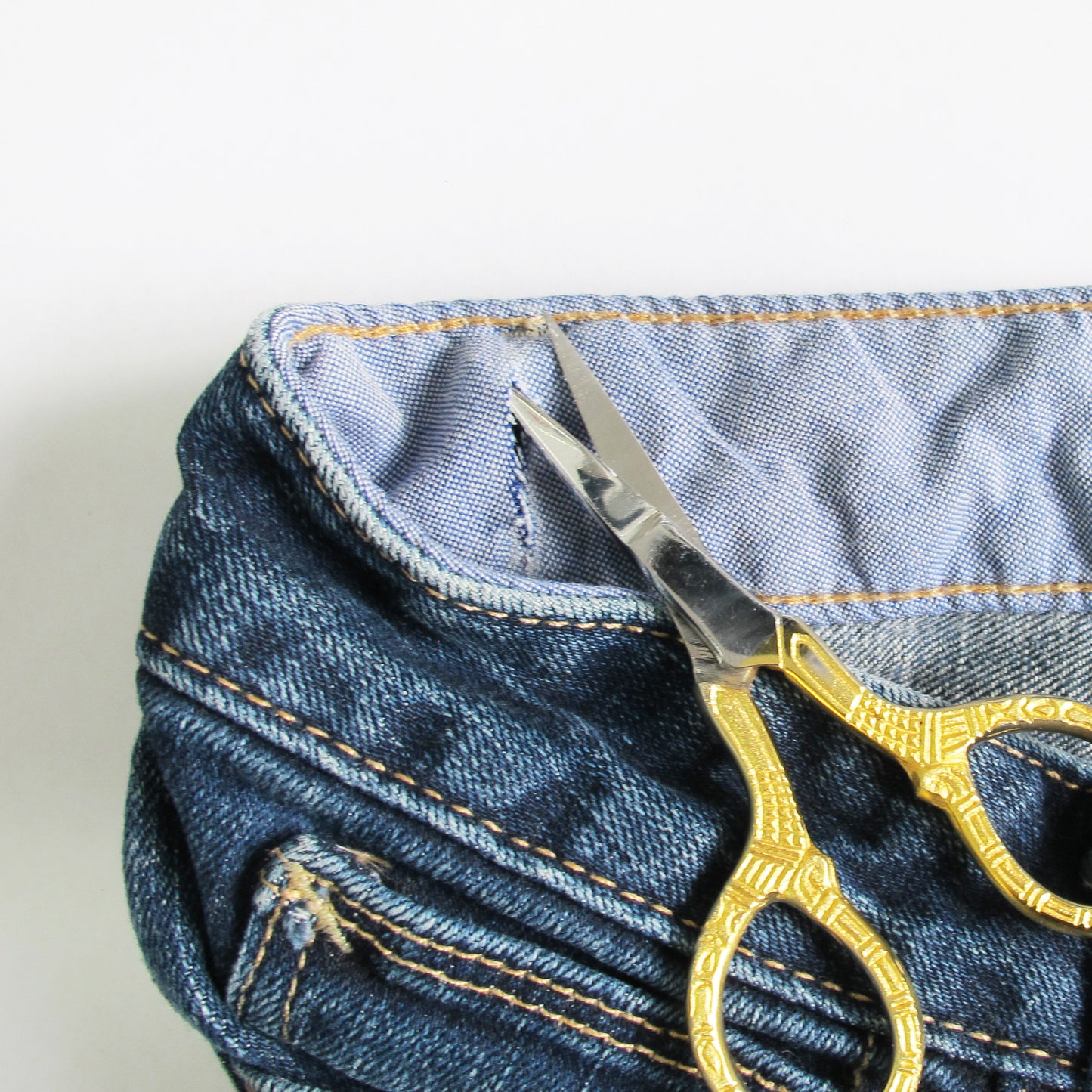 Ajuster la taille d'un pantalon - La Fabrique éthique