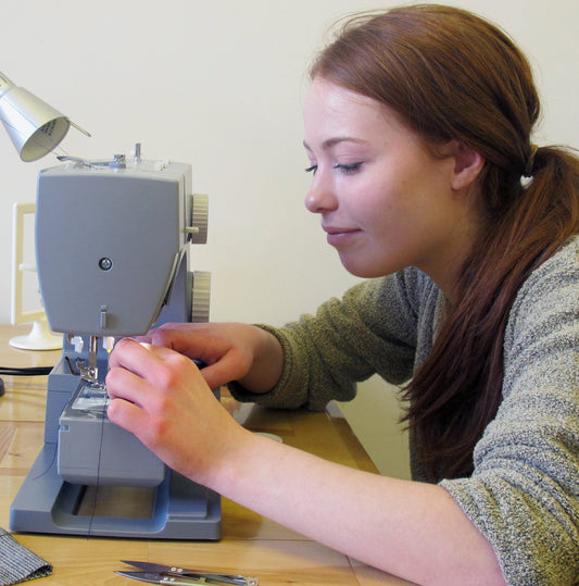 Enfiler la machine à coudre - La Fabrique éthique