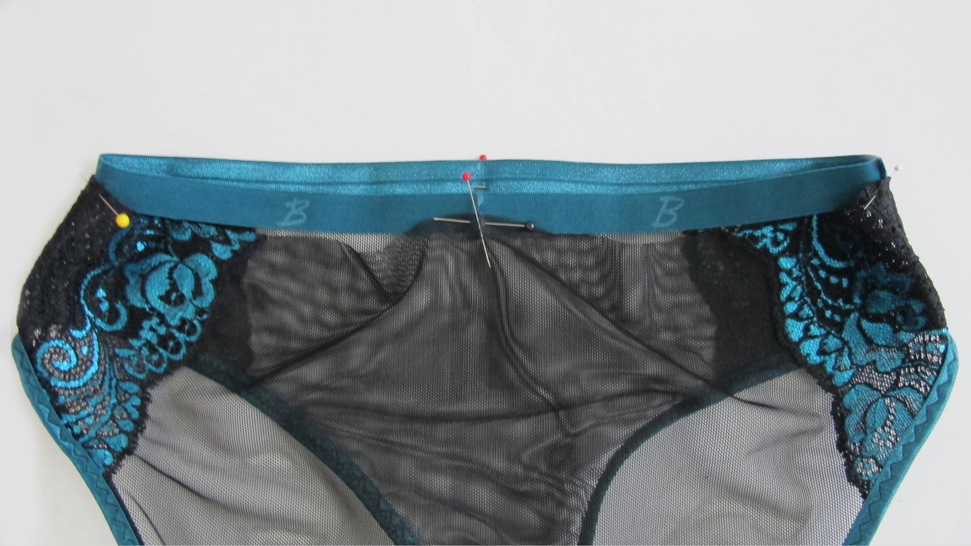 Sew a foldover elastic - La Fabrique éthique